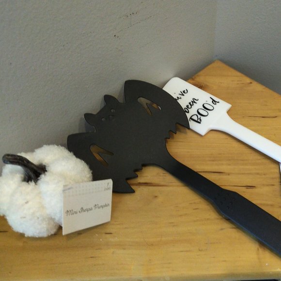 TWO Halloween spatulas You've been BOO'd mini sherpa pumpkin food d/w safe NWT - Picture 1 of 7